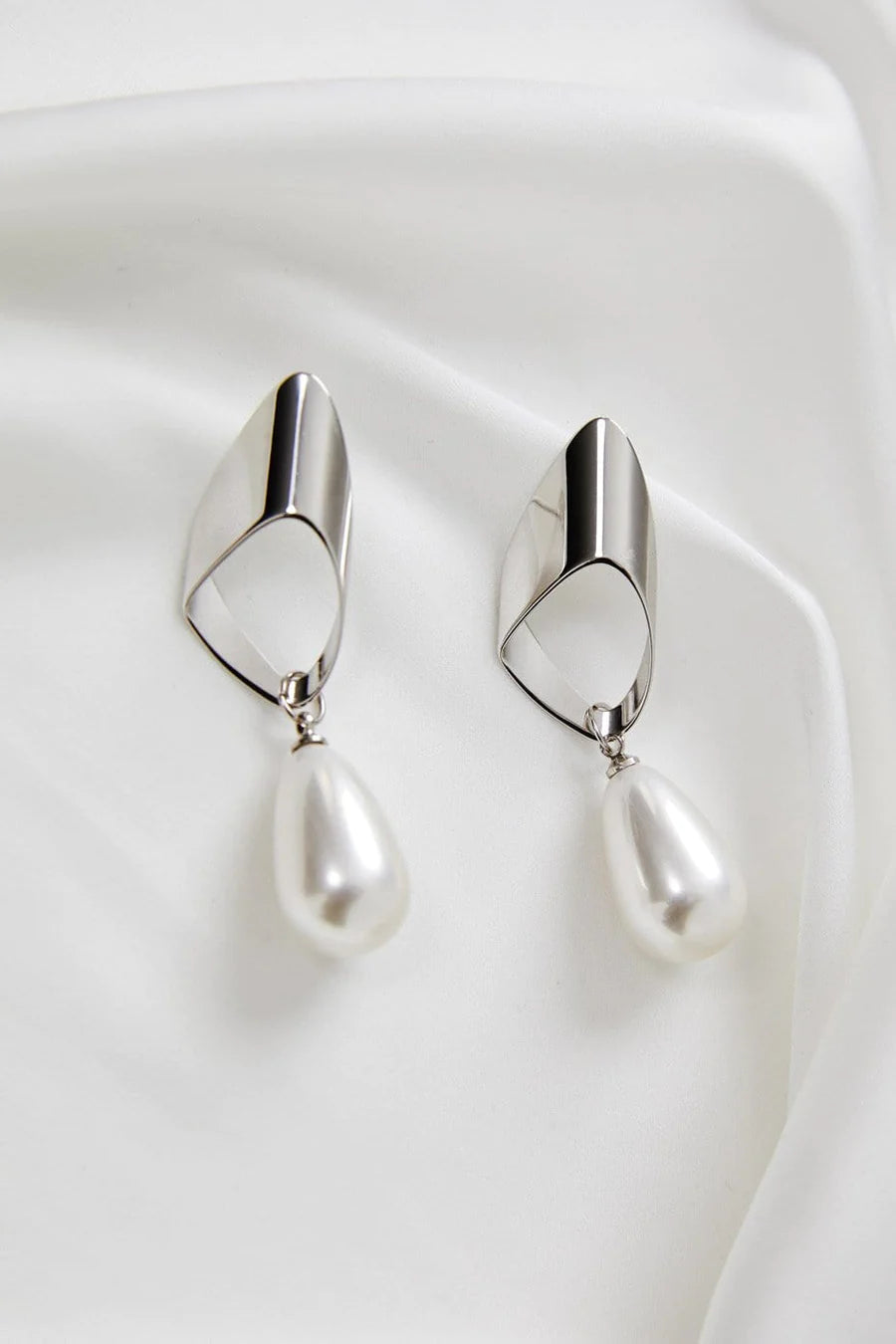 Amélie George Elwood Earrings, Silver